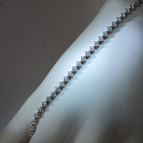 BRAND  NEW  DIAMOND TENNIS BRACELET 14K WHITE GOLD - Picture 8 of 12